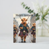 ハイランド・カウ バグパイプ・バンドの誕生日ポストカード ポストカード (スタンド正面)
