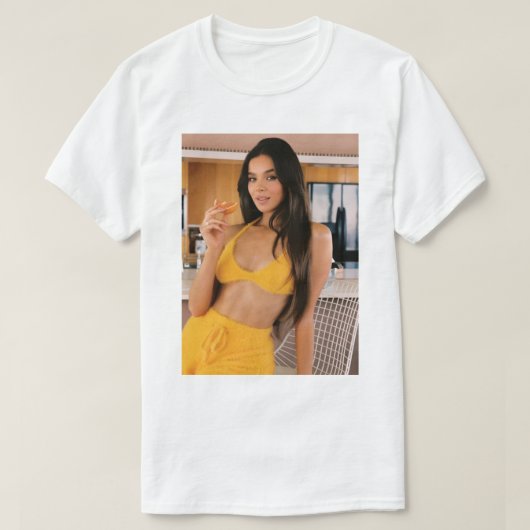 ハイリーシュテインフェルドギフトフォーボーイフレンドHailee Steinfe Tシャツ (デザイン正面)