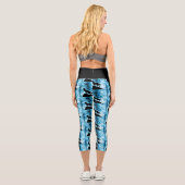 ハウリングウィンターウルフ雪のような青い抽象芸術パターン カプリレギンス (裏面)