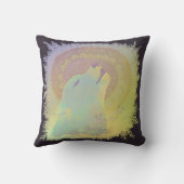 ハウリングウルフとマンダラプラントブランチのフレーム クッション (裏面)