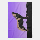 ハウリングウルフアットサンセット – オリジナルワイルドライフアート キッチンタオル (縦)