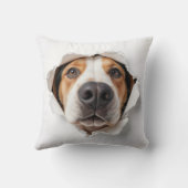 ハウンド犬が引き裂かれた紙穴を覗く クッション (裏面)