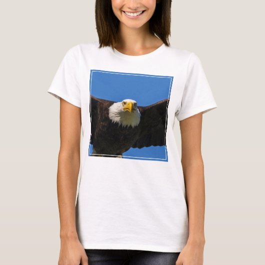 ハクトウワシの迫力の飛行 Tシャツ (正面)