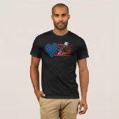 ハクトウワシ、アメリカ国旗ハート Tシャツ (正面フル)
