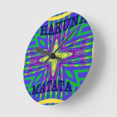 ハクナマタタモンバサカンガ ラウンド壁時計 (傾斜)