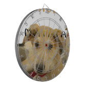 "ハクナマタパップ" – 心配のない子犬の愛 ダーツボード (正面左)