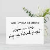 ハグができるまで延期された結婚式 招待状 (スタンド正面)