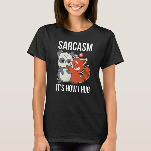ハグするパンダの皮肉 Tシャツ (正面)