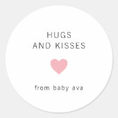 ハグとキスかわいいピンクのハート女の子ベビーシャワー ラウンドシール (正面)