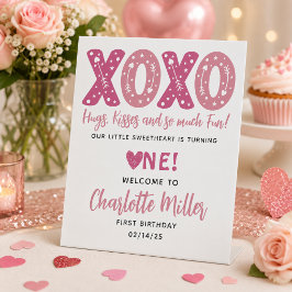 ハグとキスでXOXO バレンタインデー １歳の誕生日 台座サイン
