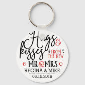 ハグとキス新しいMrとMrs手書き文字のスクリプト キーホルダー (正面)