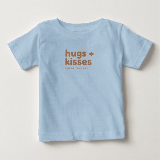ハグとキス ベビーTシャツ (正面)