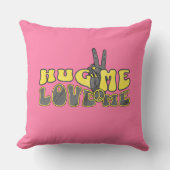 ハグミーラブミーピースサインヴィンテージレトロバレンタイン クッション (正面)