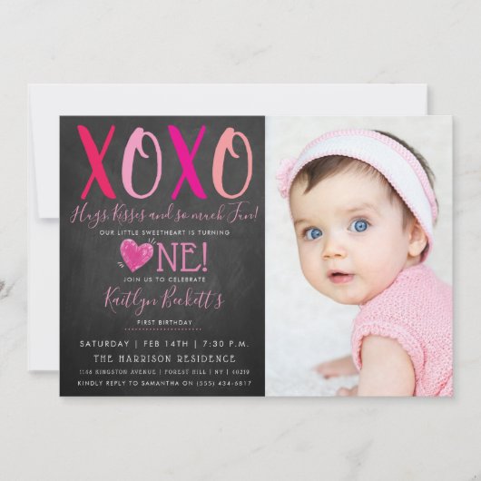 ハグ&キスバレンタインデー1st誕生日の写真 招待状 (正面)
