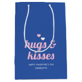 ハグ&キスラブハートバレンタインのネイビーピンク ミディアムペーパーバッグ (正面)