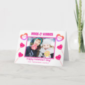 ハグ&キス XOXO かわいいピンクのハート型ポップス フラワーフォト シーズンカード (正面)