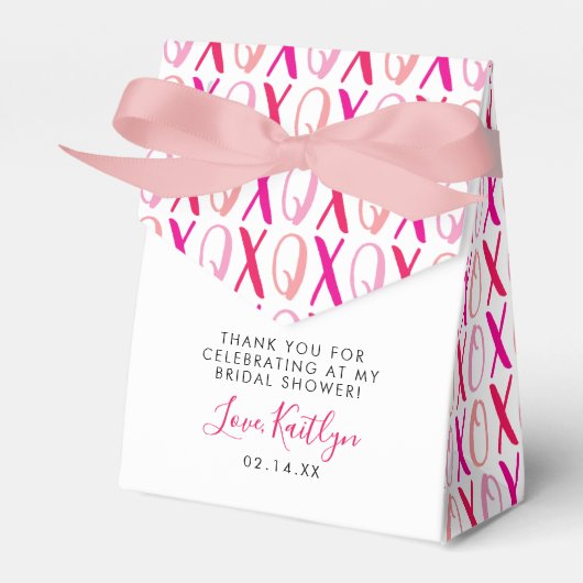 ハグ＆キス (XOXO) バレンタインデーのブライダルシャワー フェイバーボックス (正面サイド)