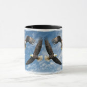 ハゲのワシのソアリング マグカップ (中央)