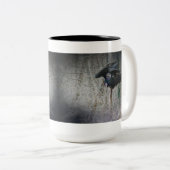 ハゲワシが羽を閉じると ツートーンマグカップ (正面右)