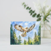 ハシボソガラスが松林の上を飛ぶ水彩画 ポストカード (スタンド正面)