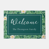 ハスのラグーンパターン – 白い蓮 ドアマット (正面)