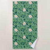 ハスのラグーンパターン – 白い蓮 ビーチタオル (正面)