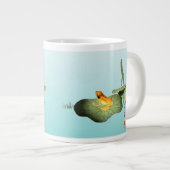 ハスの上の黄色いカエル ジャンボコーヒーマグカップ (正面右)