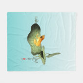 ハスの上の黄色いカエル フリースブランケット (正面(横))