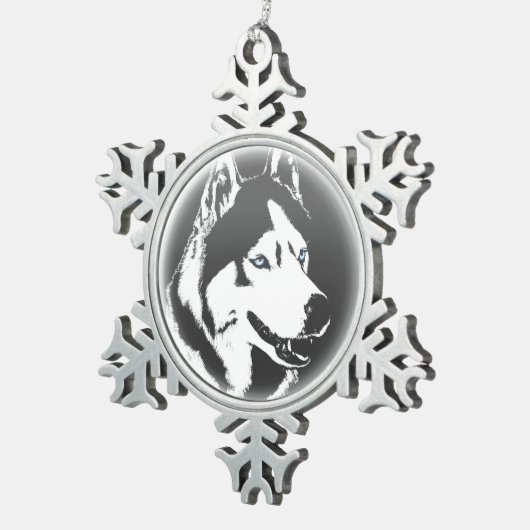 ハスキーなオーナメントのシベリアンハスキーの休日の装飾 スノーフレークピューターオーナメント (右)