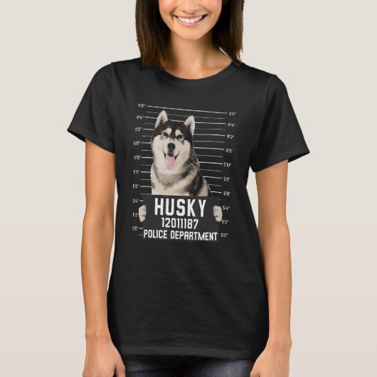ハスキーのマグショット犯罪犬 Tシャツ (正面)