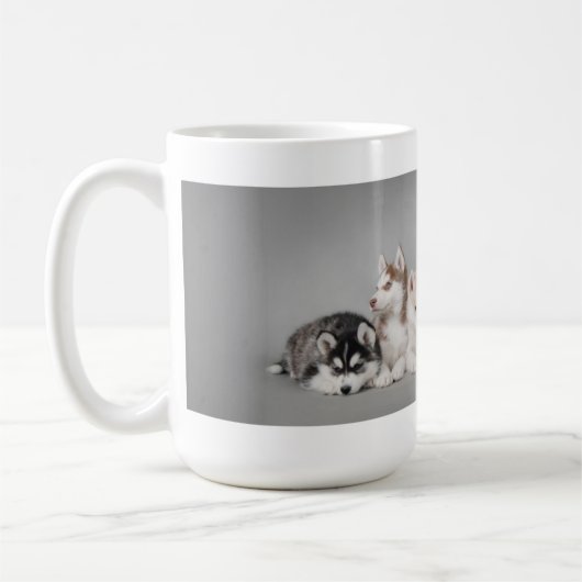 ハスキーの子犬たち コーヒーマグカップ (左)