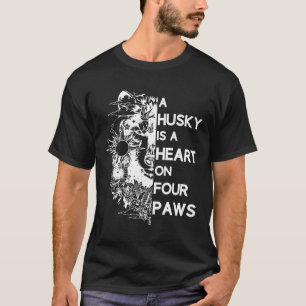 ハスキーは四足のハートだ Tシャツ