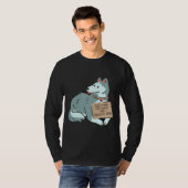 ハスキーは抱き具やスキキーのおもちゃで働く Tシャツ (正面フル)