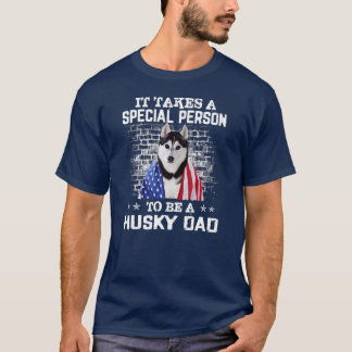 ハスキーパパと誇りを持ったアメリカの国旗の犬父の Tシャツ