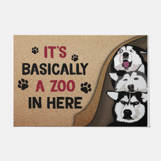 ハスキー犬のマット、基本的にはここの動物園だ ドアマット