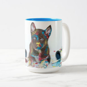 ハスキ間抜けーな子得犬がバケツ絵を描に入る ツートーンマグカップ