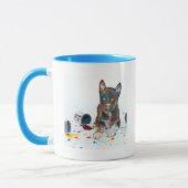 ハスキ間抜けーな子得犬がバケツ絵を描に入る マグカップ (左)