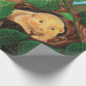 ハゼルマウスがハゼルナットを食べている ラッピングペーパー (角)