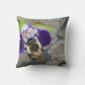 ハチと花を楽しむ クッション (裏面)