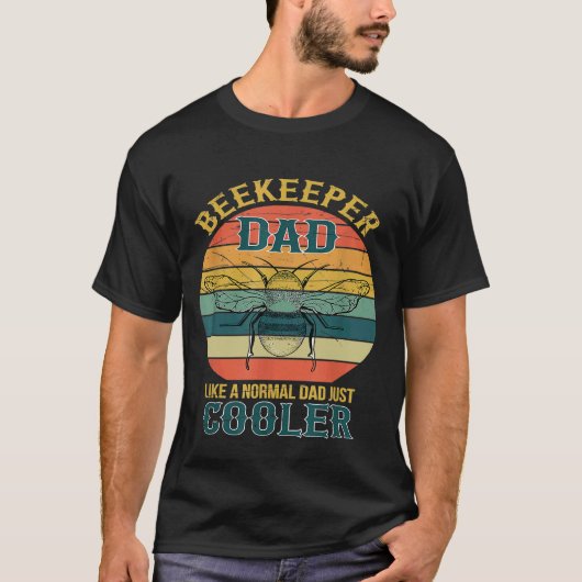ハチの巣のクールな養蜂家パパ Tシャツ (正面)