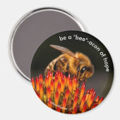 ハチの希望の灯台 エキナセアの上の蜂となりなさい マグネット (正面/裏面)