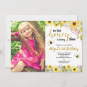 ハチの誕生日の黄色いピンクのフローラのヒマワリ写真 招待状 (正面)