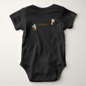 ハチの赤ちゃんお誕生日おめでとう ベビーボディスーツ (裏面)