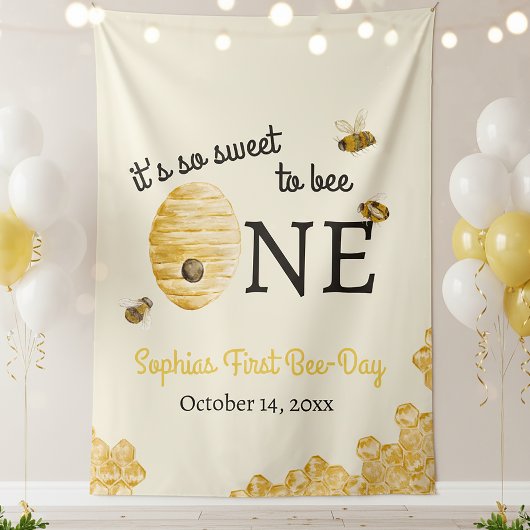 ハチの1歳の誕生日におすすめのハニコーム装飾 タペストリー