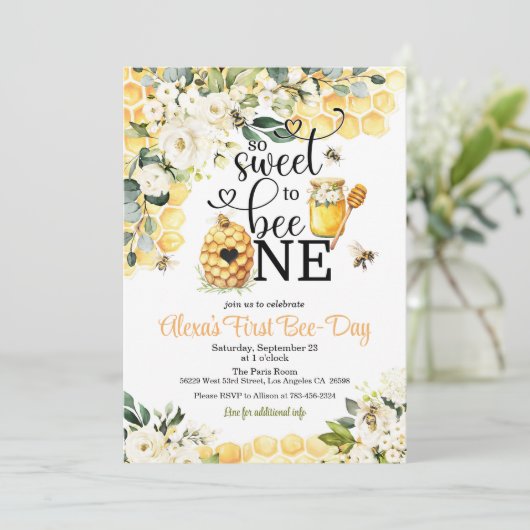 ハチの1歳の誕生日にお呼ばれ! 誕生日パーティーの招待状 招待状 (スタンド正面)