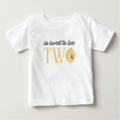 ハチの2歳の誕生日おめでとう!スイートツービー2 ベビーTシャツ (正面)