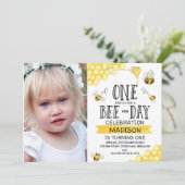 ハチをテーマにした写真入り Bee-Day 誕生日1周年招待状 招待状 (スタンド正面)