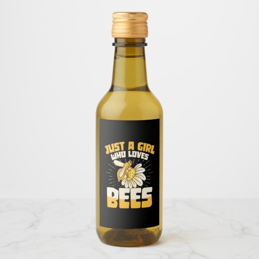 ハチを愛する女の子 ワインラベル (正面)