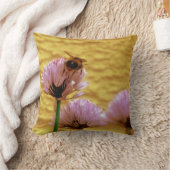 ハチノキの花でミツバチを飼う クッション (ブランケット)