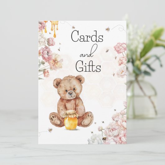 ハチミツが登場 – カードとギフトサイン (スタンド正面)